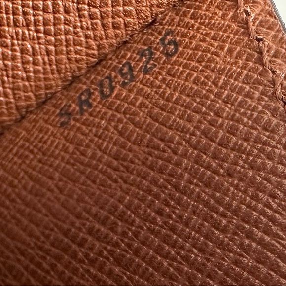 Authentic Very Rare Crossbody/ Shoulder Bag LOUIS
VUITTON "Monceau 26 - Picture 12 of 12